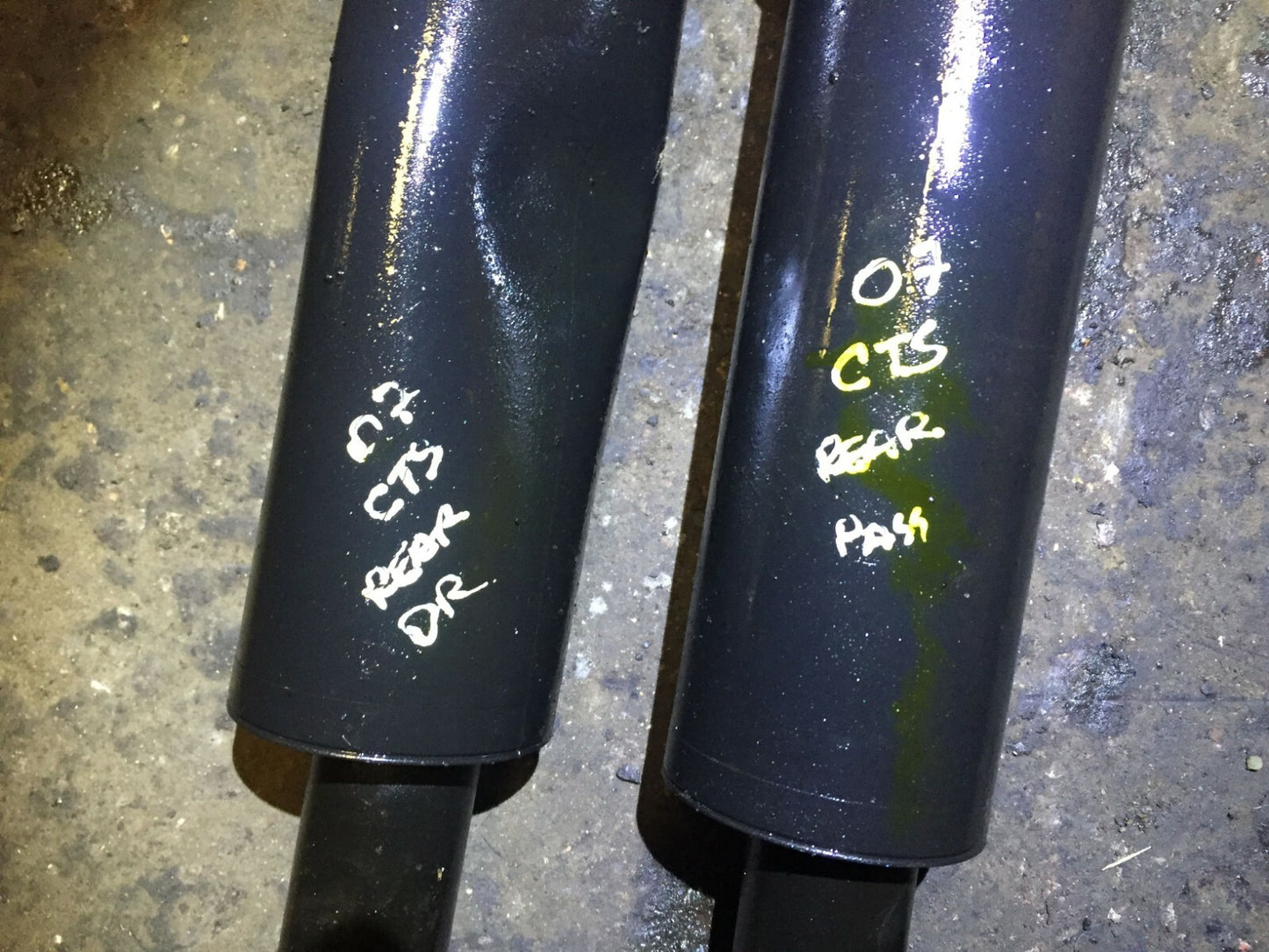 2007 Cadillac CTS Rear Shock Strut Absorber 2pcs OEM