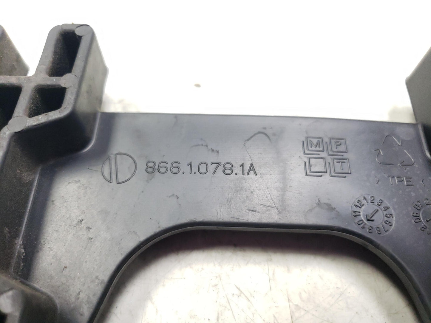 2008 - 2010 Ducati 848 Battery Rest Pad 86610781a OEM