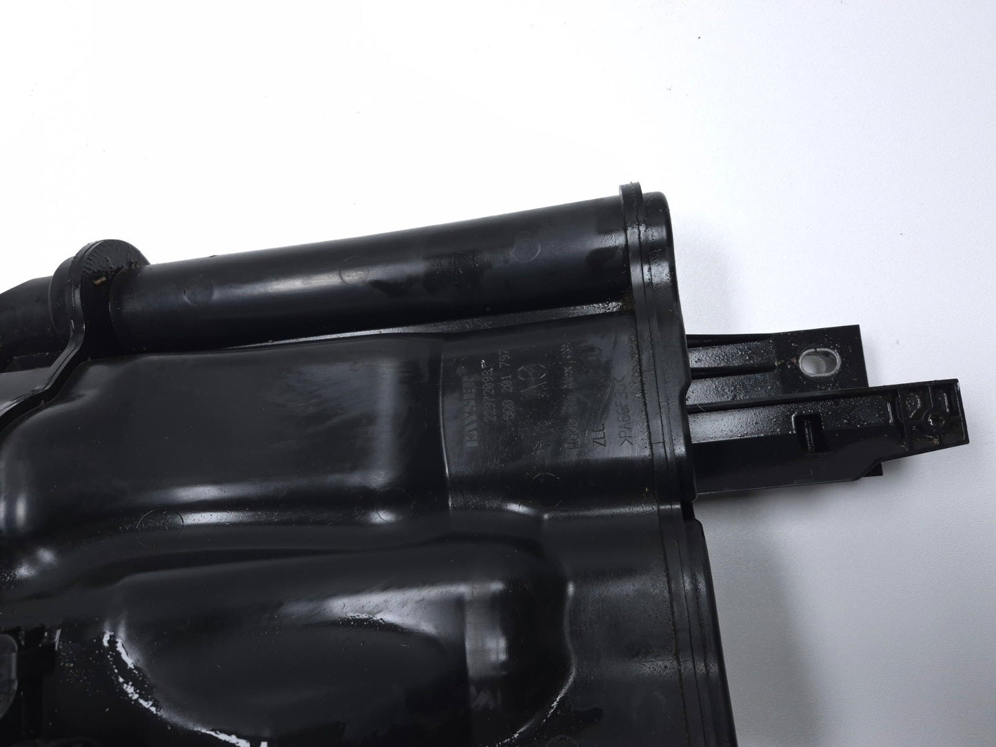 2015 Volkswagen Golf Fuel Evap Vapor Charcoal Canister  OEM