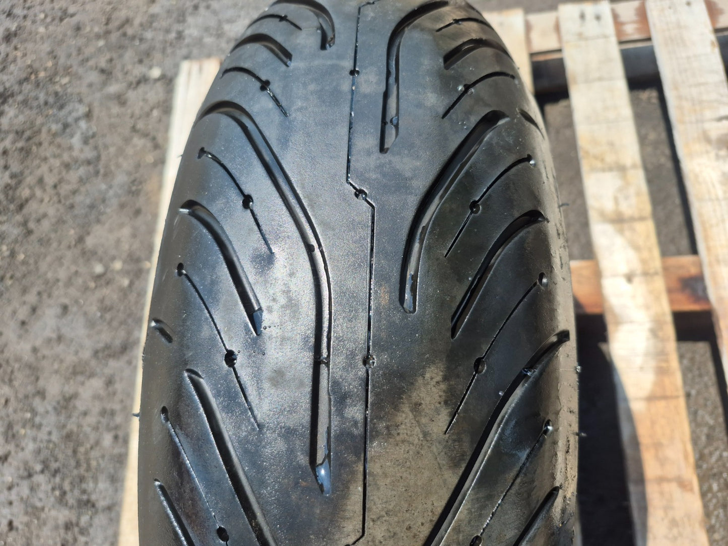 2009 Kawasaki Concours 14 Zg1400 Rear Wheel Rim & Tre OEM