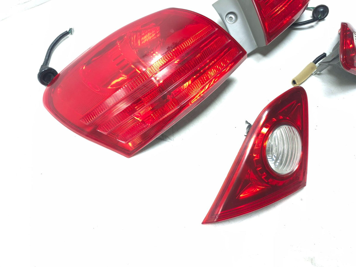 2010 Nissan Rogue Rear Tail Light Left & Right 4 Pcs OEM
