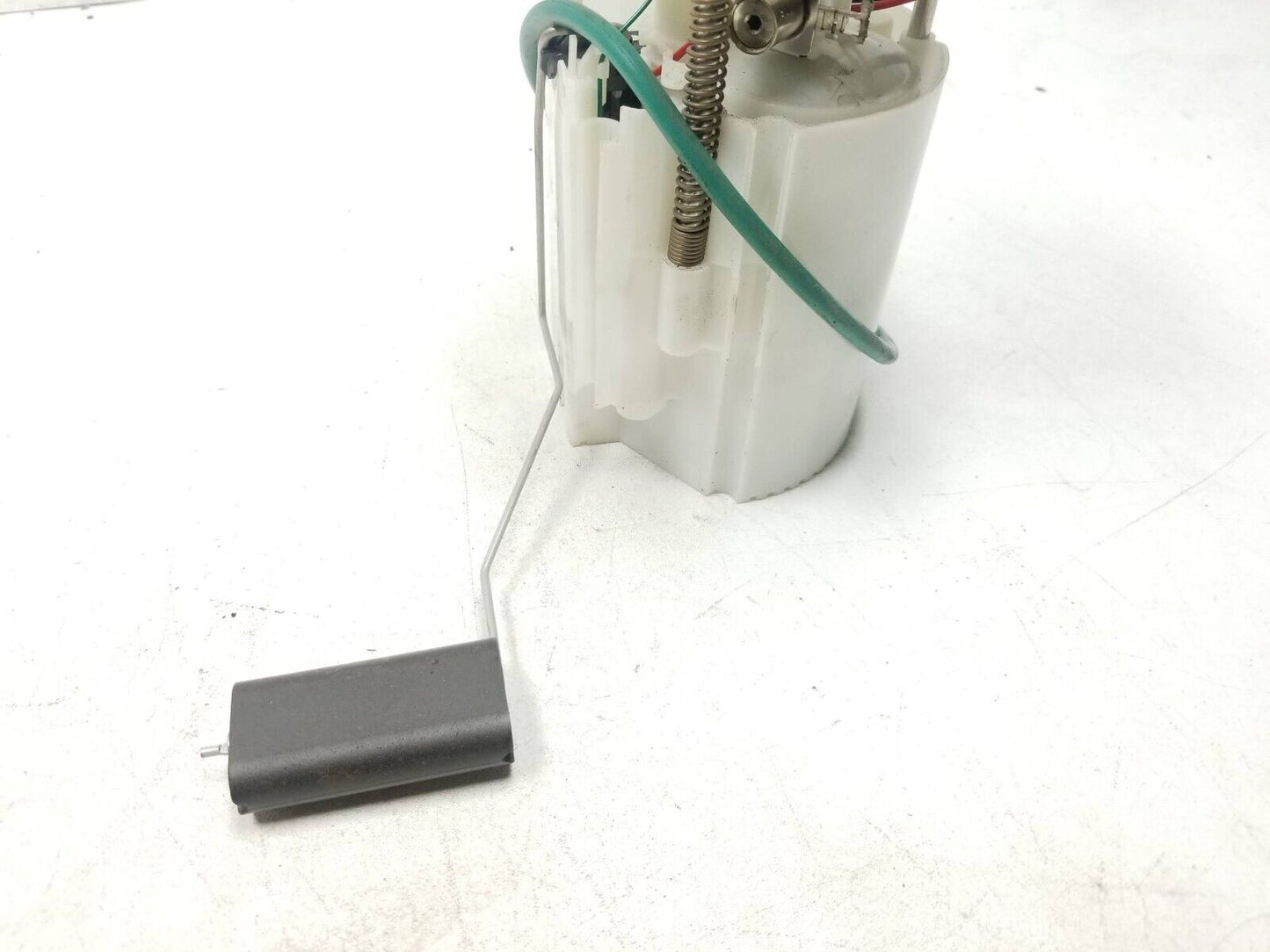 12 - 14 Ford Focus Fuel Pump Bv61-9h307-gh OEM