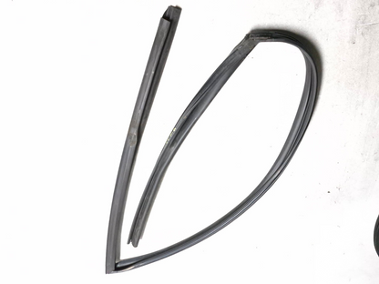2010 Nissan Maxima Front Left Door Weatherstrip Seal OEM