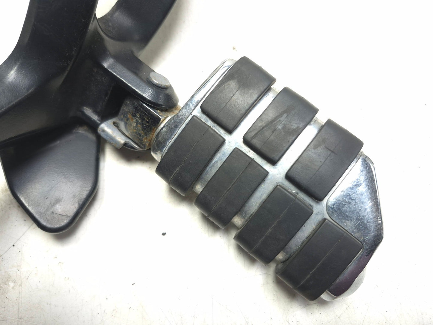 2009 Kawasaki Concours 14 Zg1400 Rear Passenger Footrest OEM