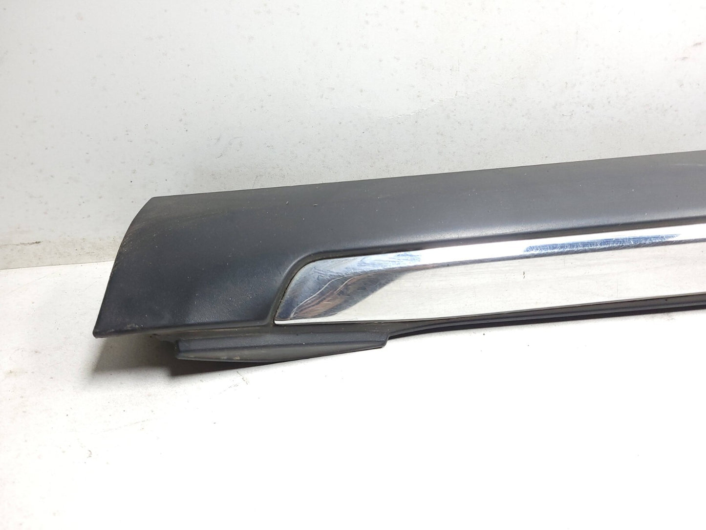 2009 Mitsubishi Outlander Rocker Panel Skirt Molding Left & Right Pair OEM