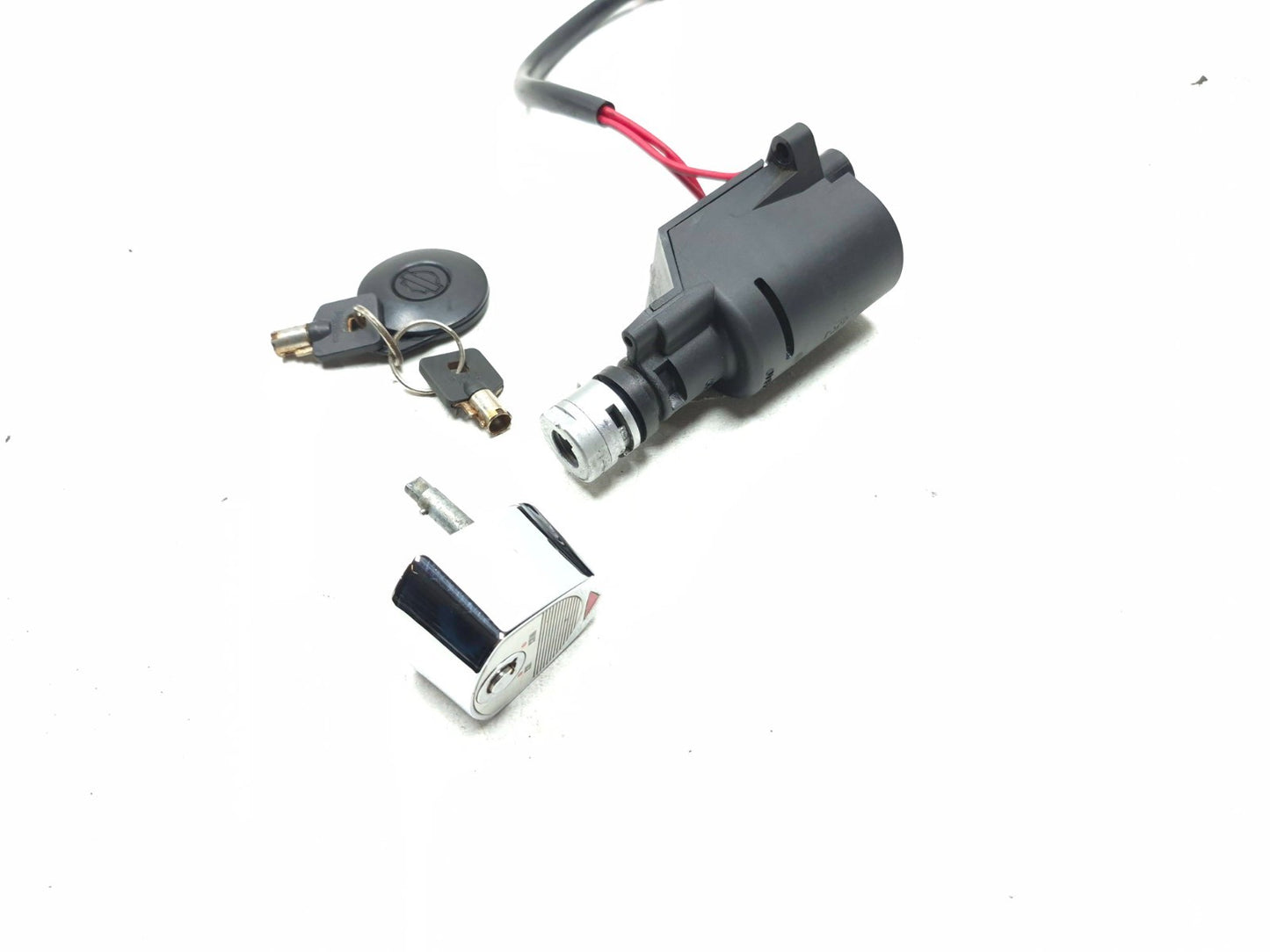 2004 Harley Davidson Touring Electra Glide Ignition Lock Switch W/ Key Set OEM