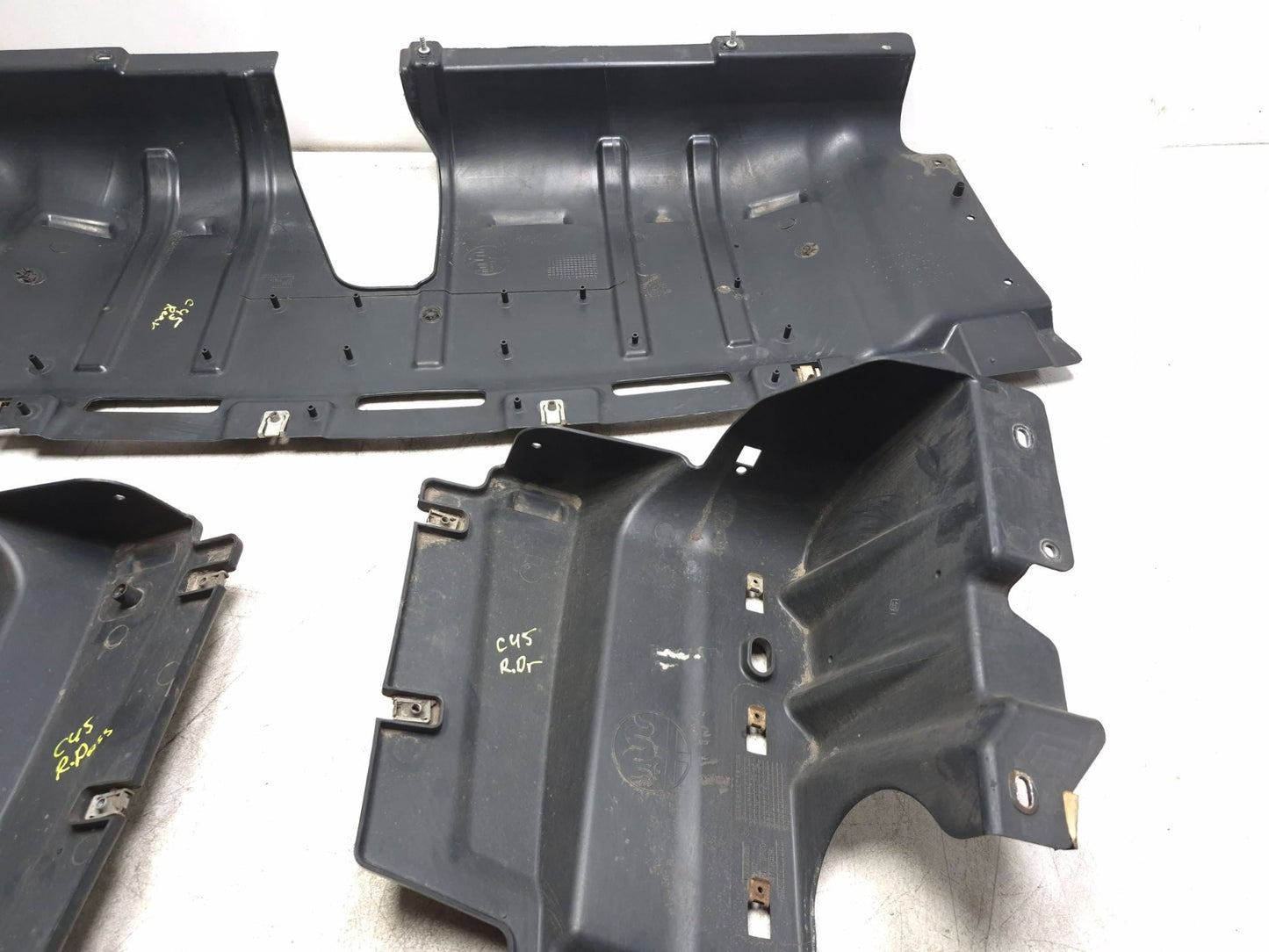 2021 Alfa Romeo Giulia Rear Underbody Spalsh Shield Guard 3pcs Oem✅