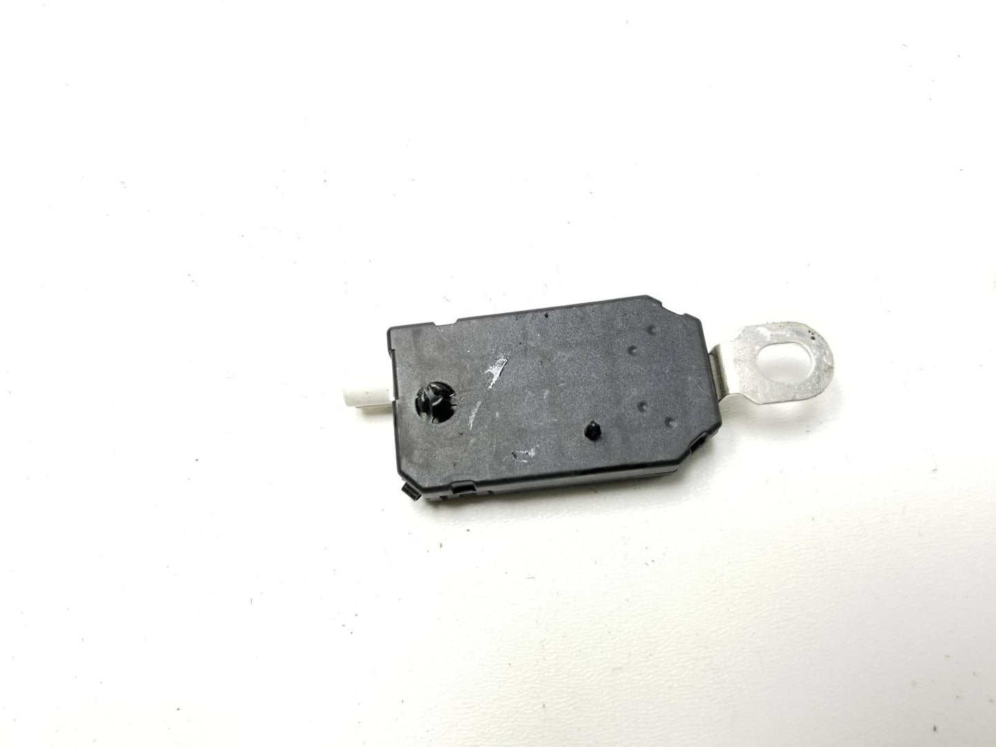 2021 Tesla Model 3 Rear Left Side Antenna Amplifier FM Radio Module OEM