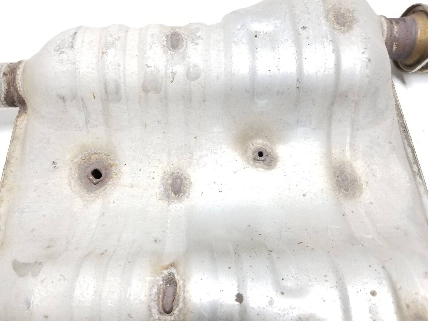 16 - 22 Dodge Durango Exhaust Pipe Center Muffler Resonator 3.6l OEM