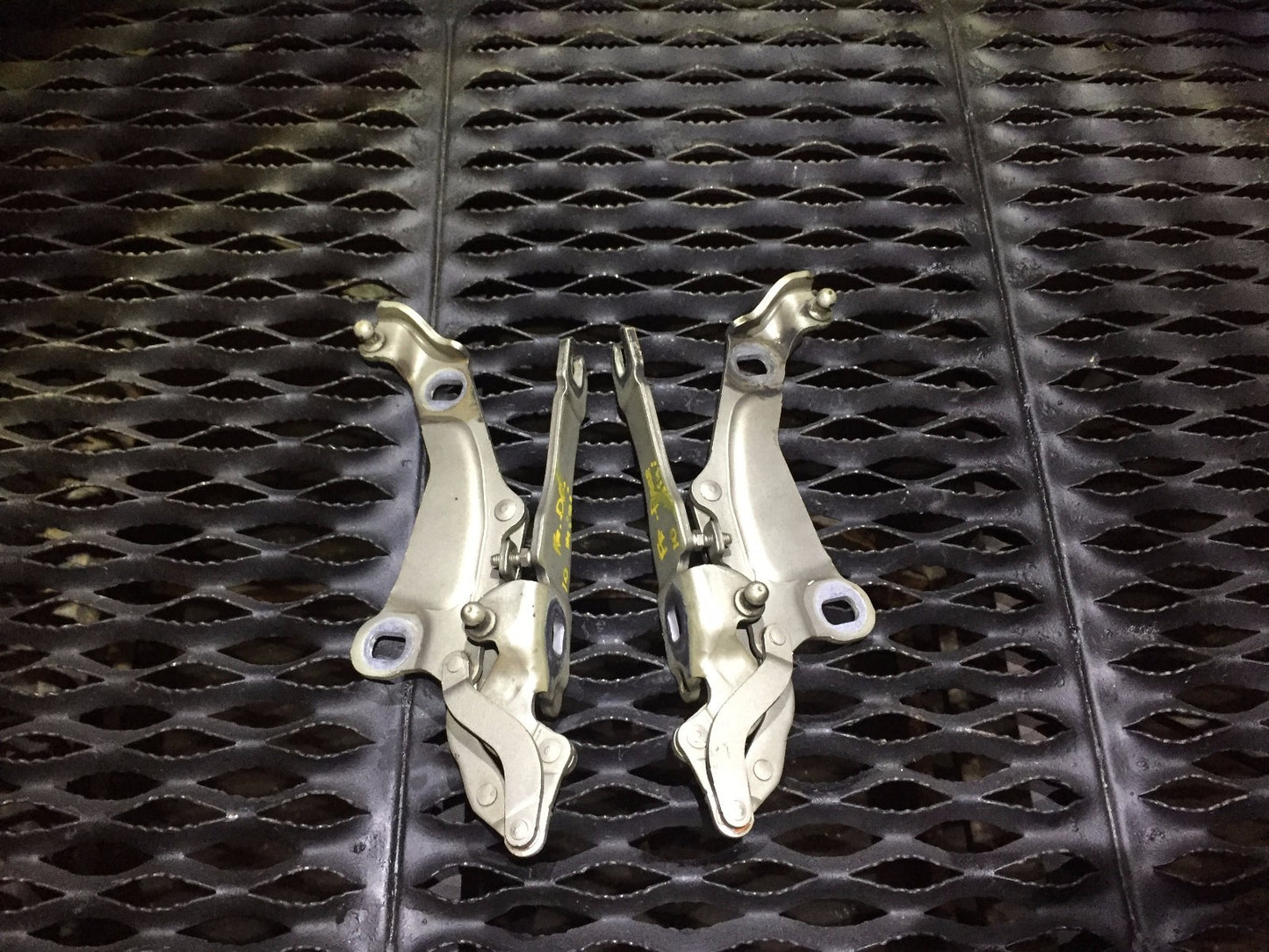07 08 09 10 11 12 13 14 15 Mini Cooper Hood Hinge Right & Left Pair OEM