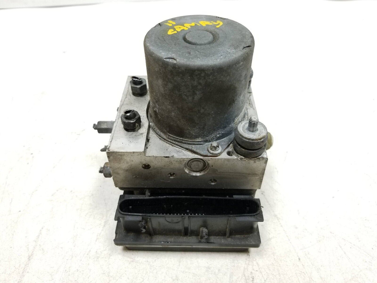 2010-2011 Toyota Camry Abs Anti Lock Brake Pump 2.5l OEM