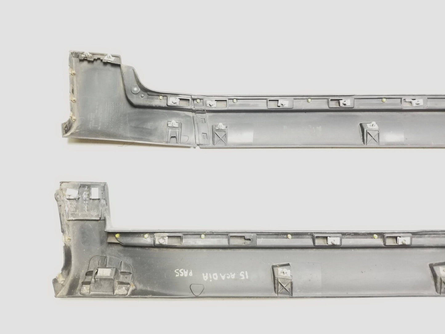 2015 GMC Acadia Rocker Panel Skirt Molding Left & Right Pair OEM