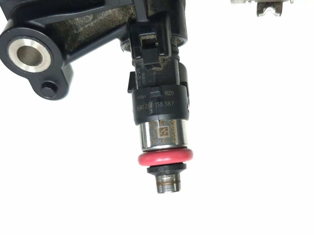 2017-2024 Harley Touring M8 Fuel Rail Injectors Line 61200022 OEM