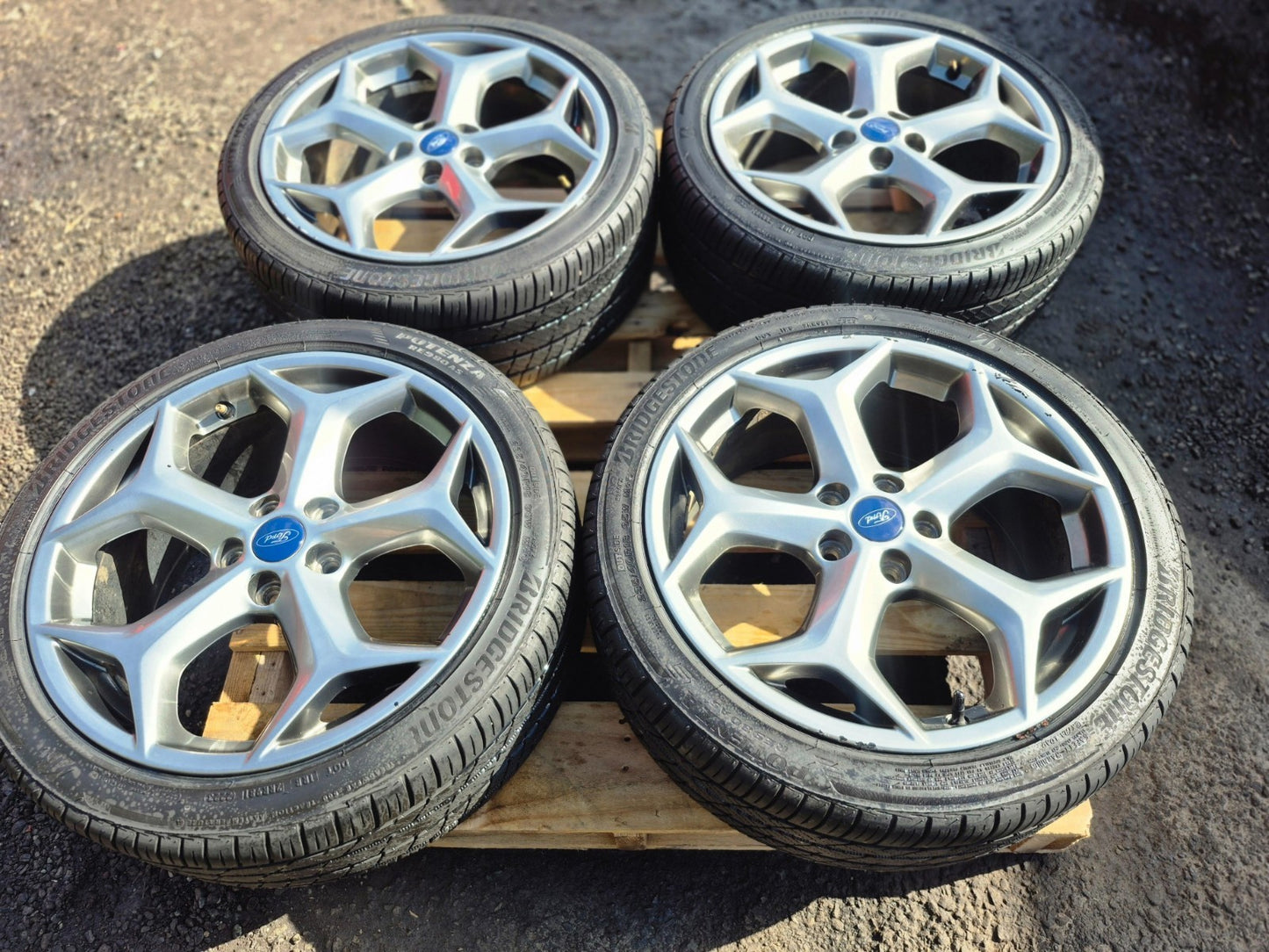 2014-2018 Ford Focus St Wheel Rim W/tire 18jx18 235/40/r18 Bridgestone 4 Pcs OEM