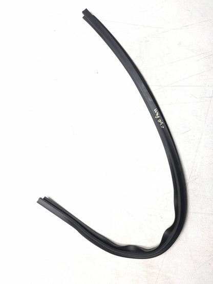 2013 Hyundai Genesis Door Weatherstrip Front Passenger Side Right OEM