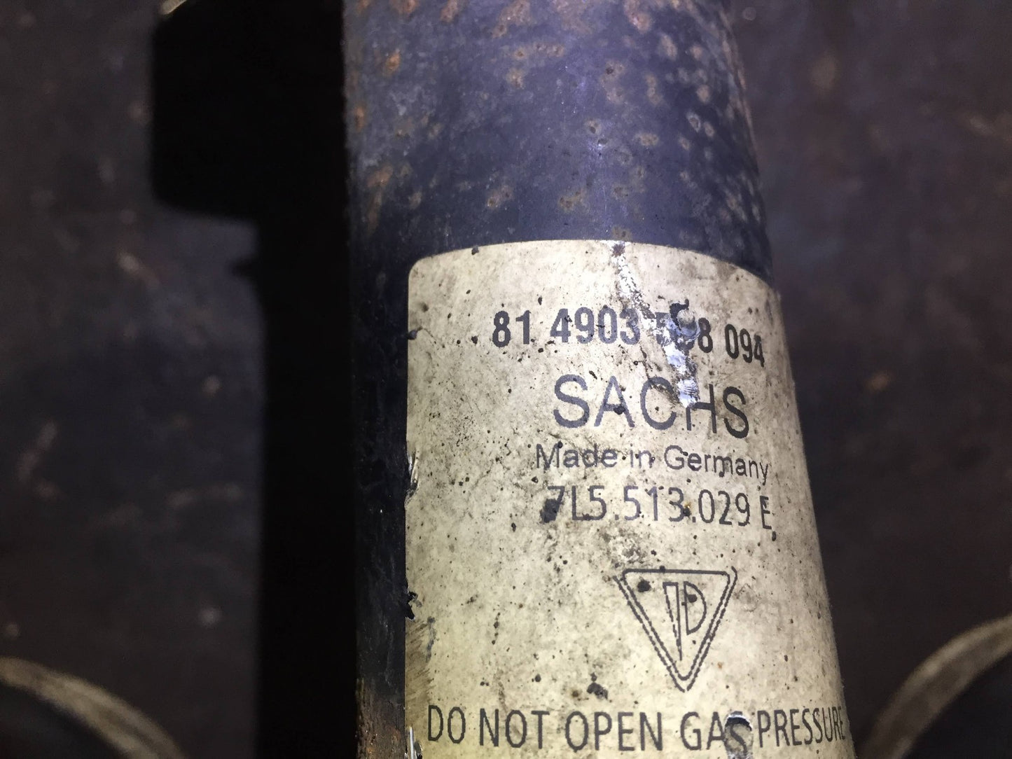 04 05 06 Porsche Cayenne Shock Strut Absorber Rear Right Pass Side OEM 955 3.2l