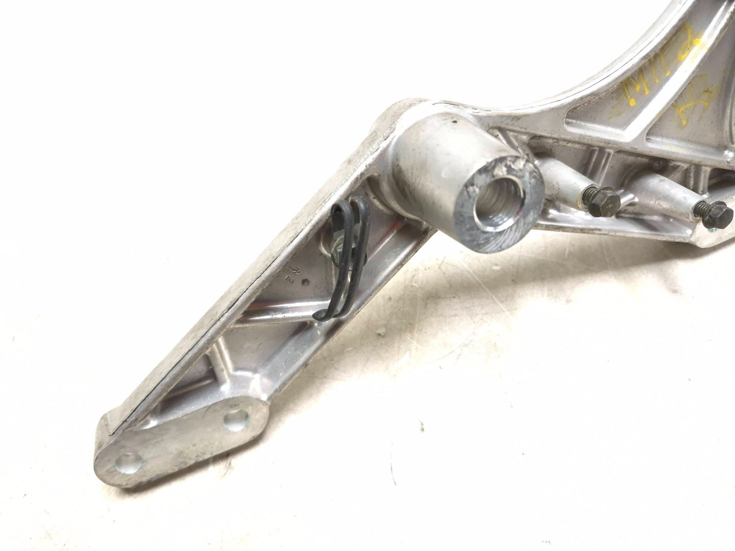 2002 Suzuki V-strom 1000 Dl1000 Engine Mount Bracket Left & Right OEM