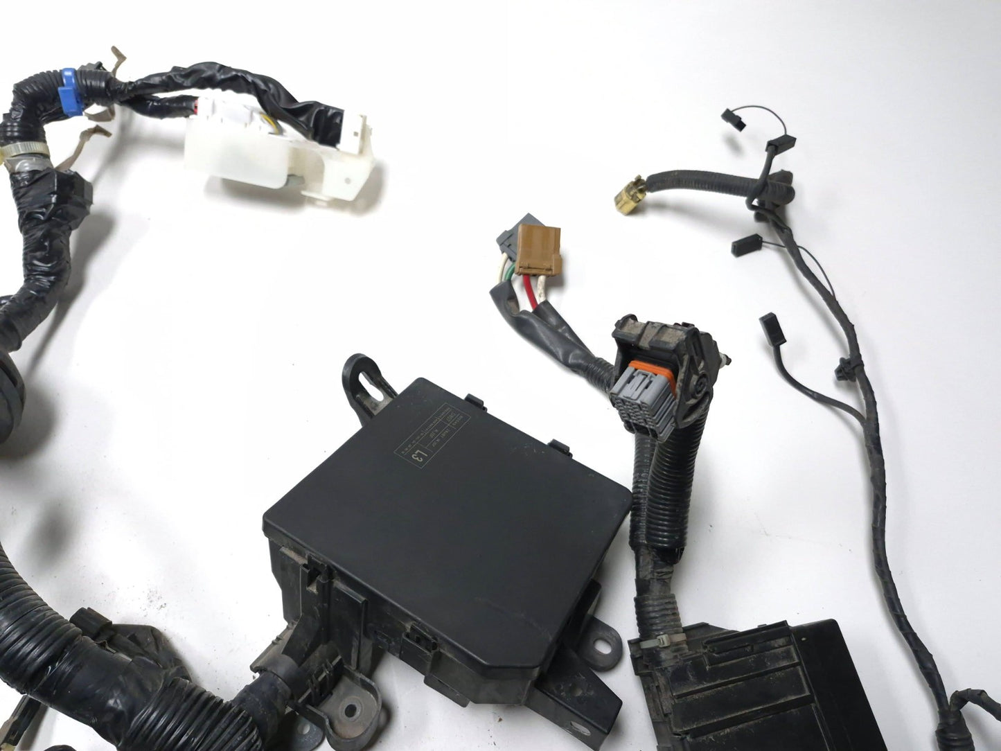 2011 Nissan Juke Main Wire Harness With Fuse Box OEM