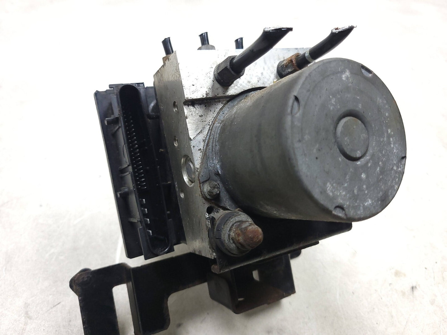 2009 Mazda Cx-7 ABS Anti Lock Brake Pump W/ Mount Bracket OEM