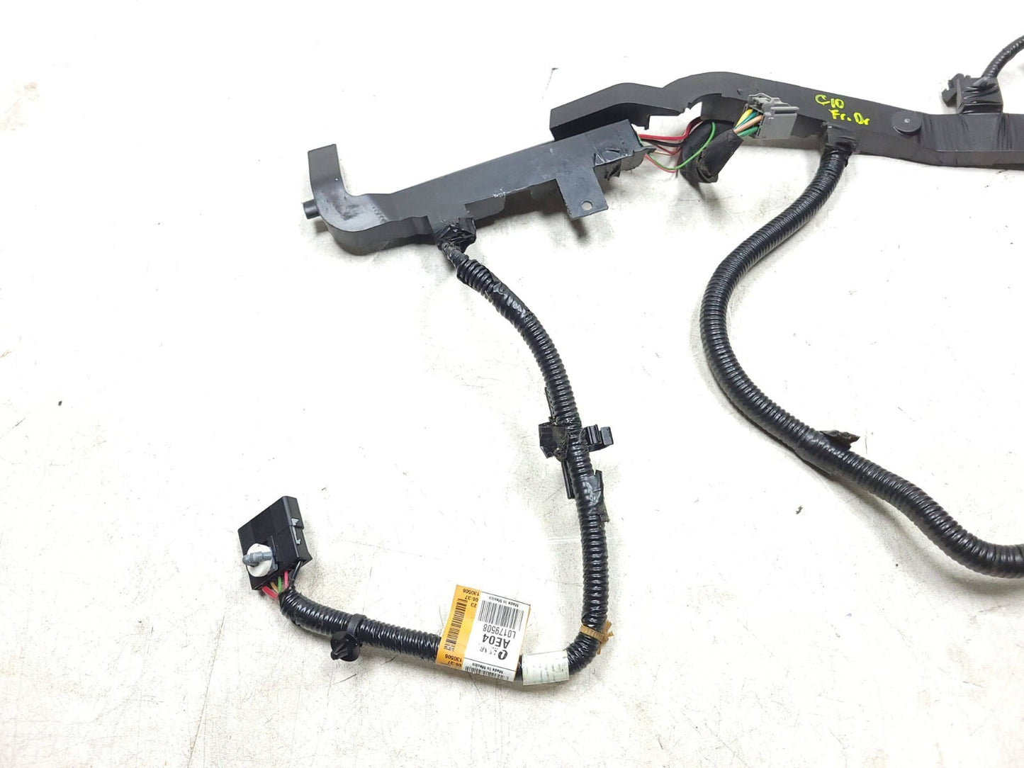 2010 - 2014 Chevrolet Suburban Seat Wire Wiring Harness Driver Side Left OEM
