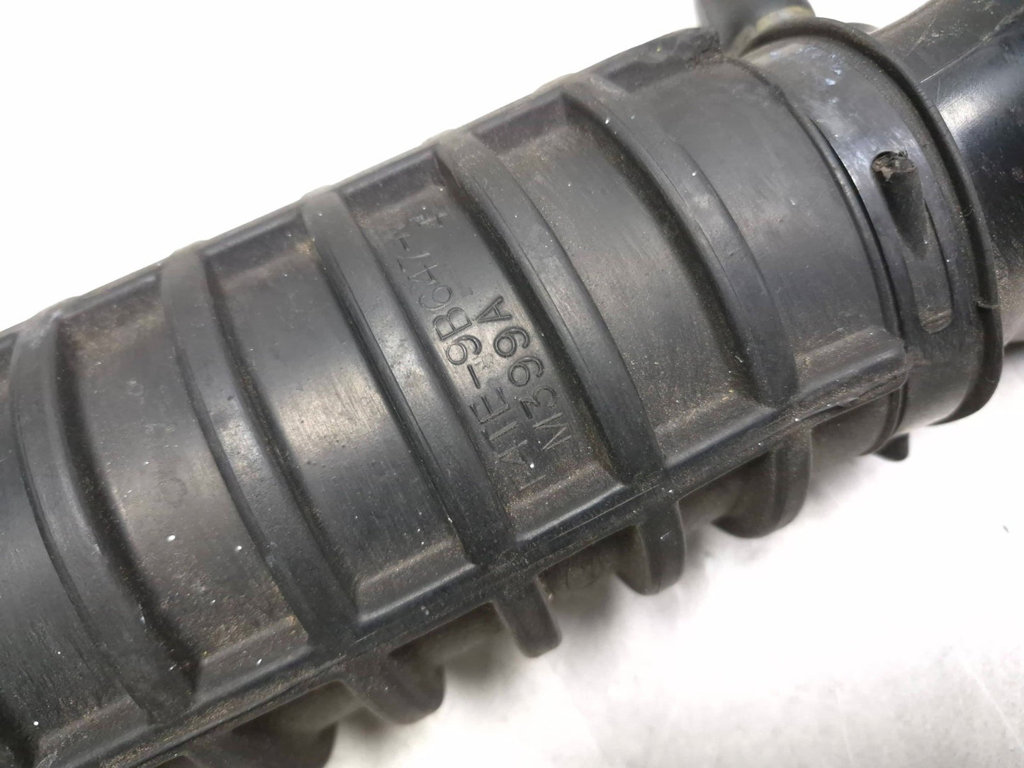 OEM 87-96 Ford Bronco 5.0l Air Intake Dual Duct Tube W/ Air Meter Sensor