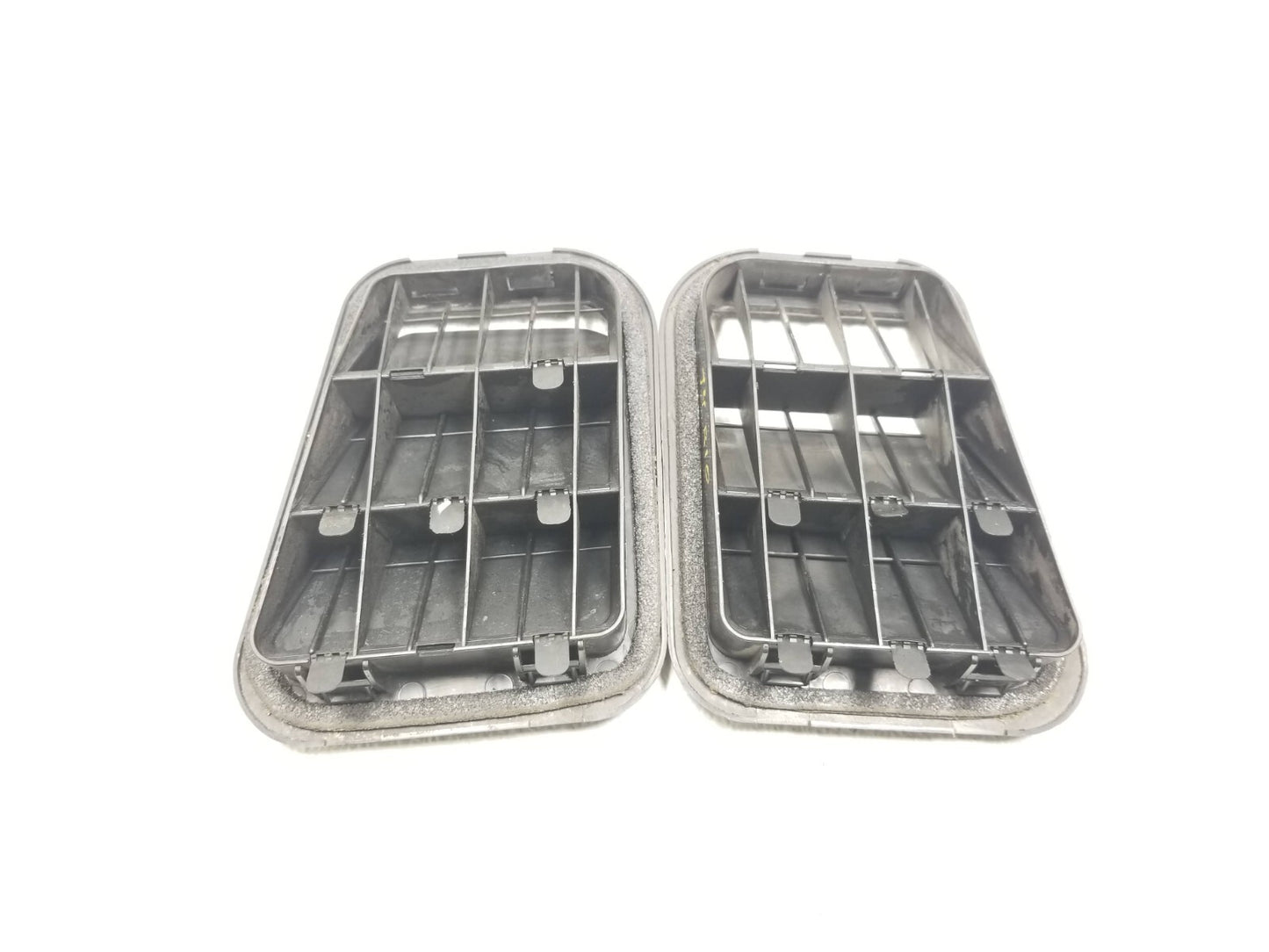 12 13 14 15 Kia Rio Quarter Panel Pressure Vent Pair OEM