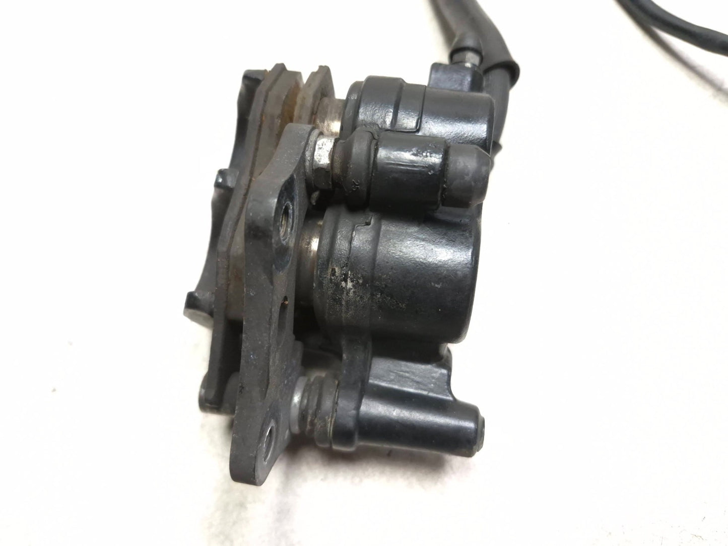 2014 Kawasaki Ninja 300ex300a Right Fotpeg W/ Brake Cylinder & Brake Caliper OEM