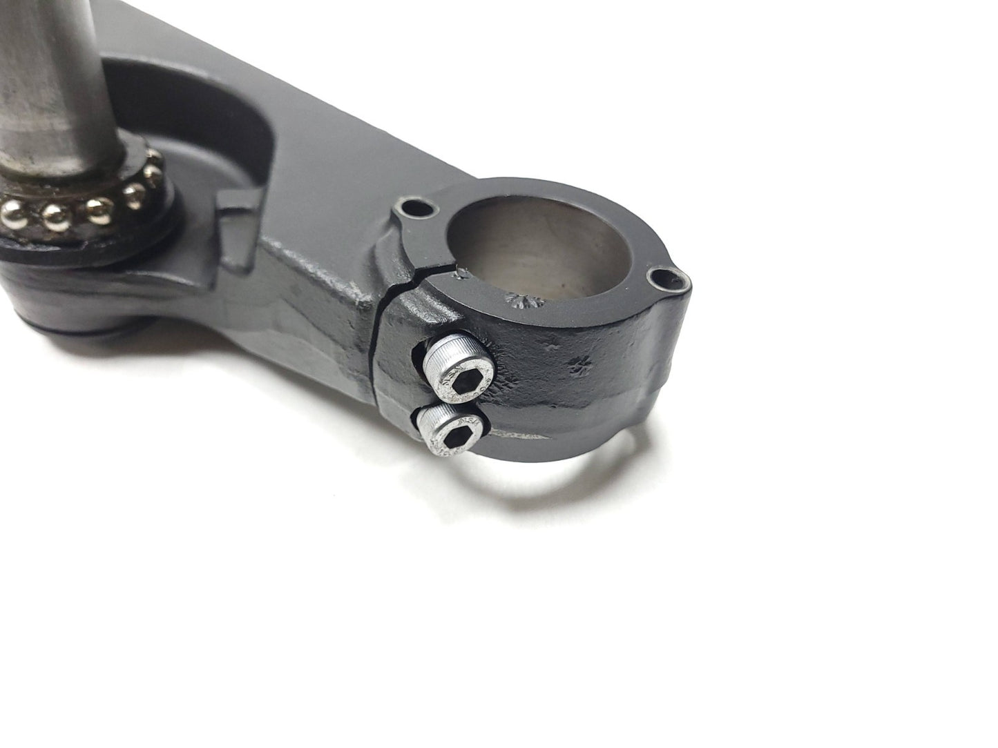 2007 Yamaha Xvs 1300 V-star Front Holder Fork Under Triple Tree OEM