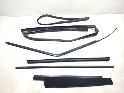 2007 Range Rover Front Door Molding & Weatherstrip Seal Driver Side Left Set OEM