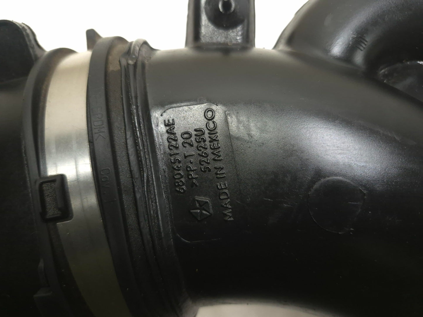 2017 Dodge Journey Air Intake Tube Resonator 3.6l OEM