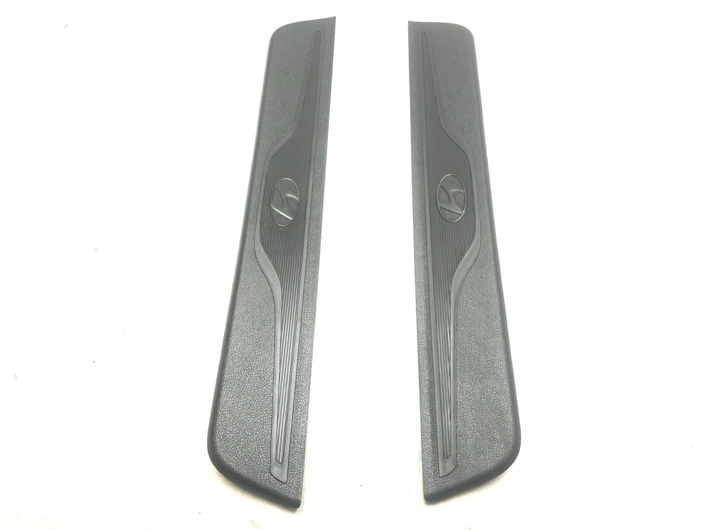 2016 Hyundai Elantra Front Door Scuff Plate Trim Left & Right Pair OEM