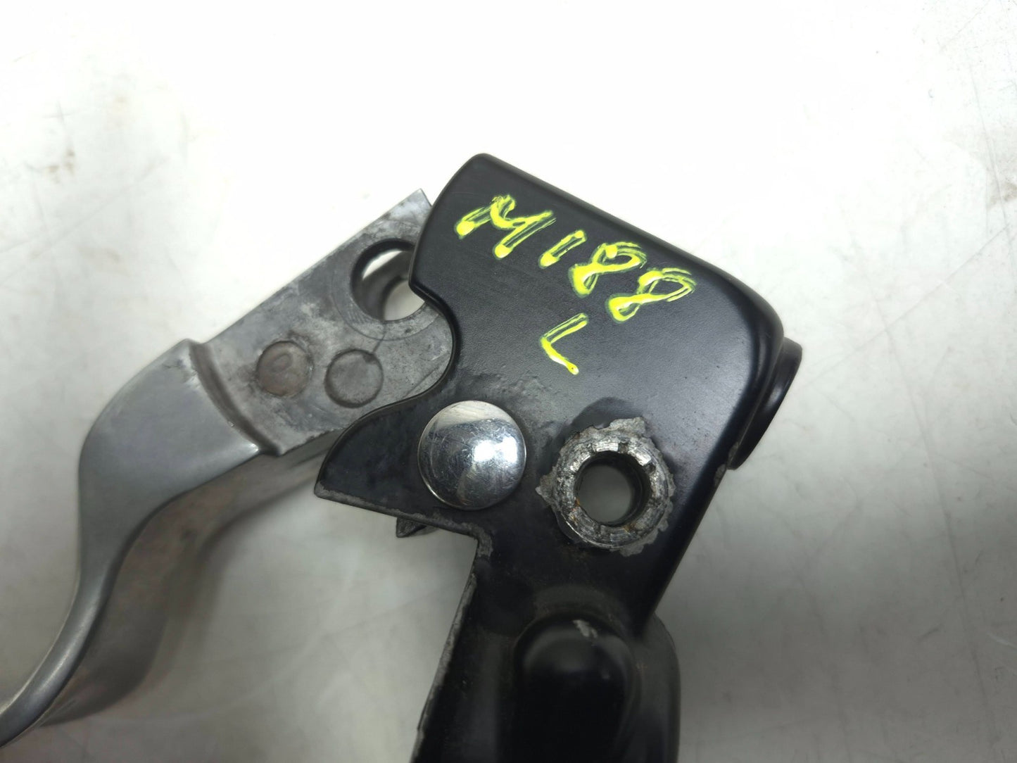 2008 Harley-davidson Dyna Fat Bob Fxdf Clutch Lever & Bracket OEM