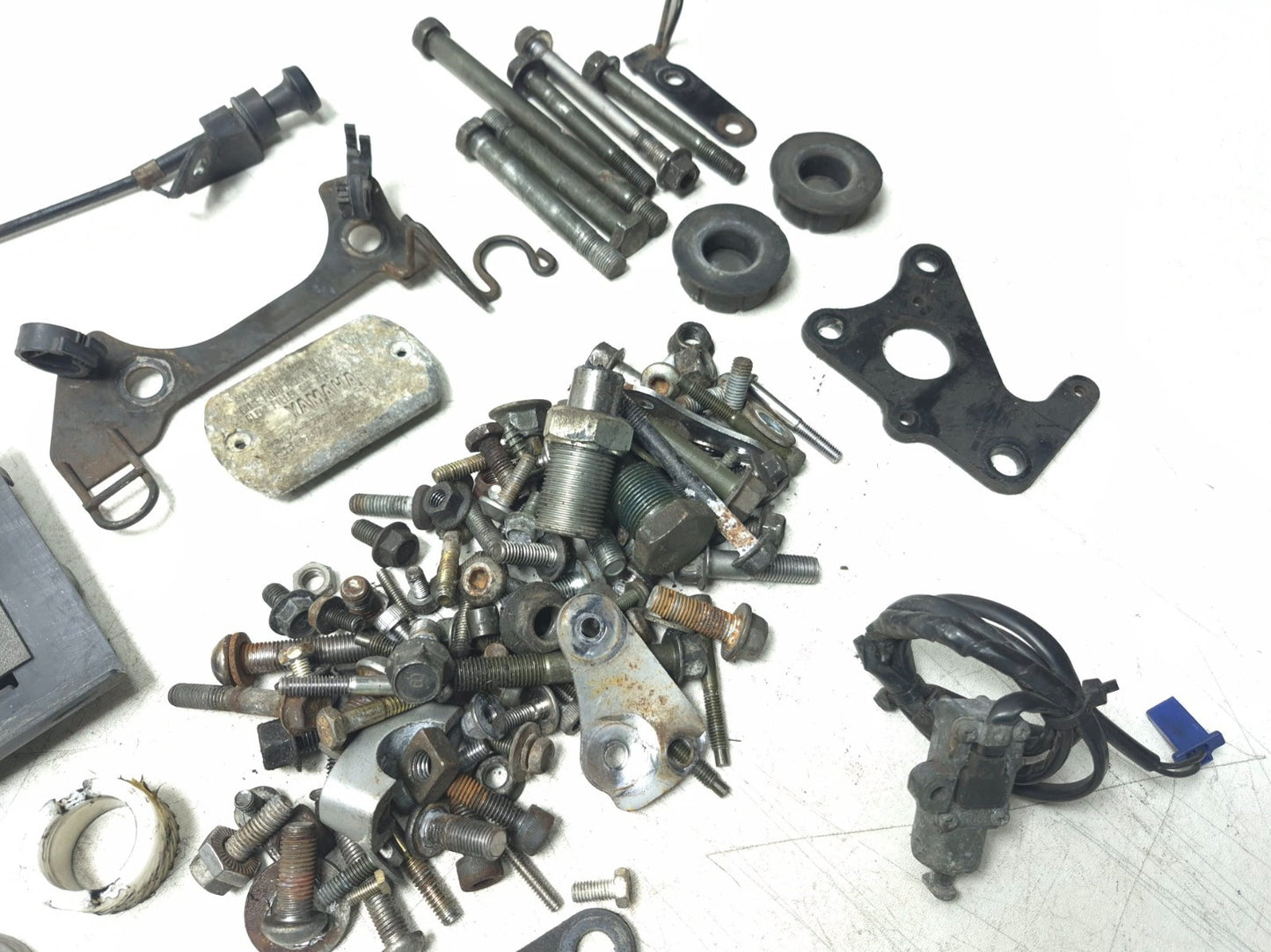 1999 Yamaha V Star Xvs650 Misc Bolt & Hardware Bracket OEM