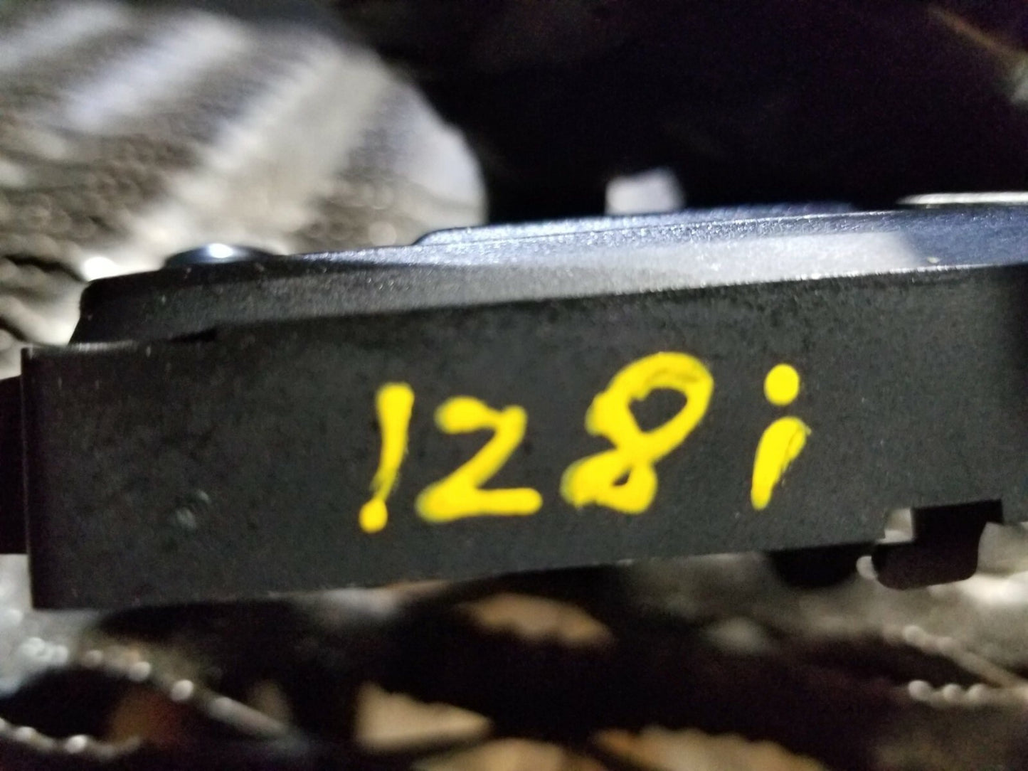 2011 BMW 128i AM FM Radio Cd Player Control Switch Panel OEM