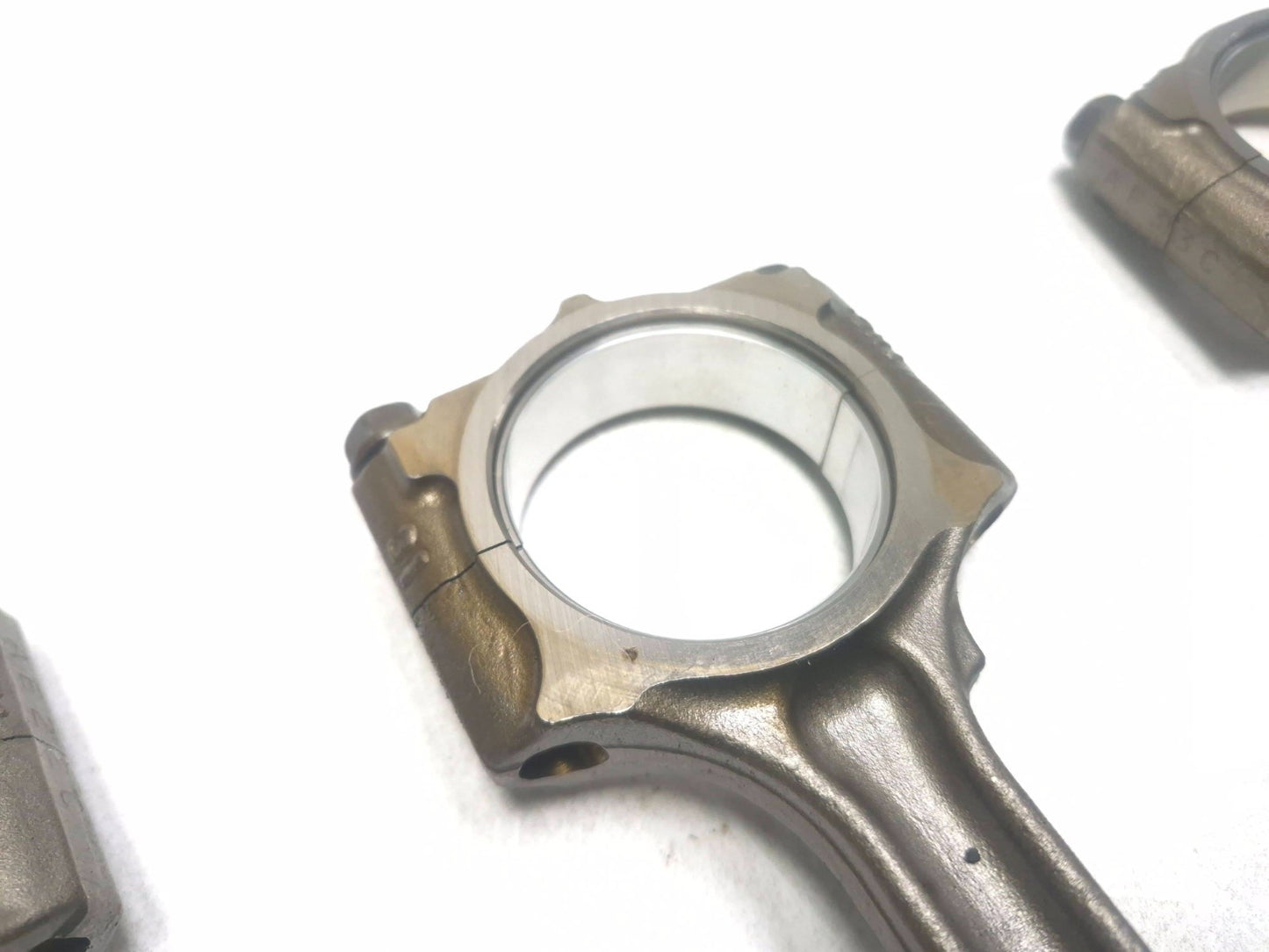 2015 Nissan Juke Piston & Connecting Rod 4pcs OEM