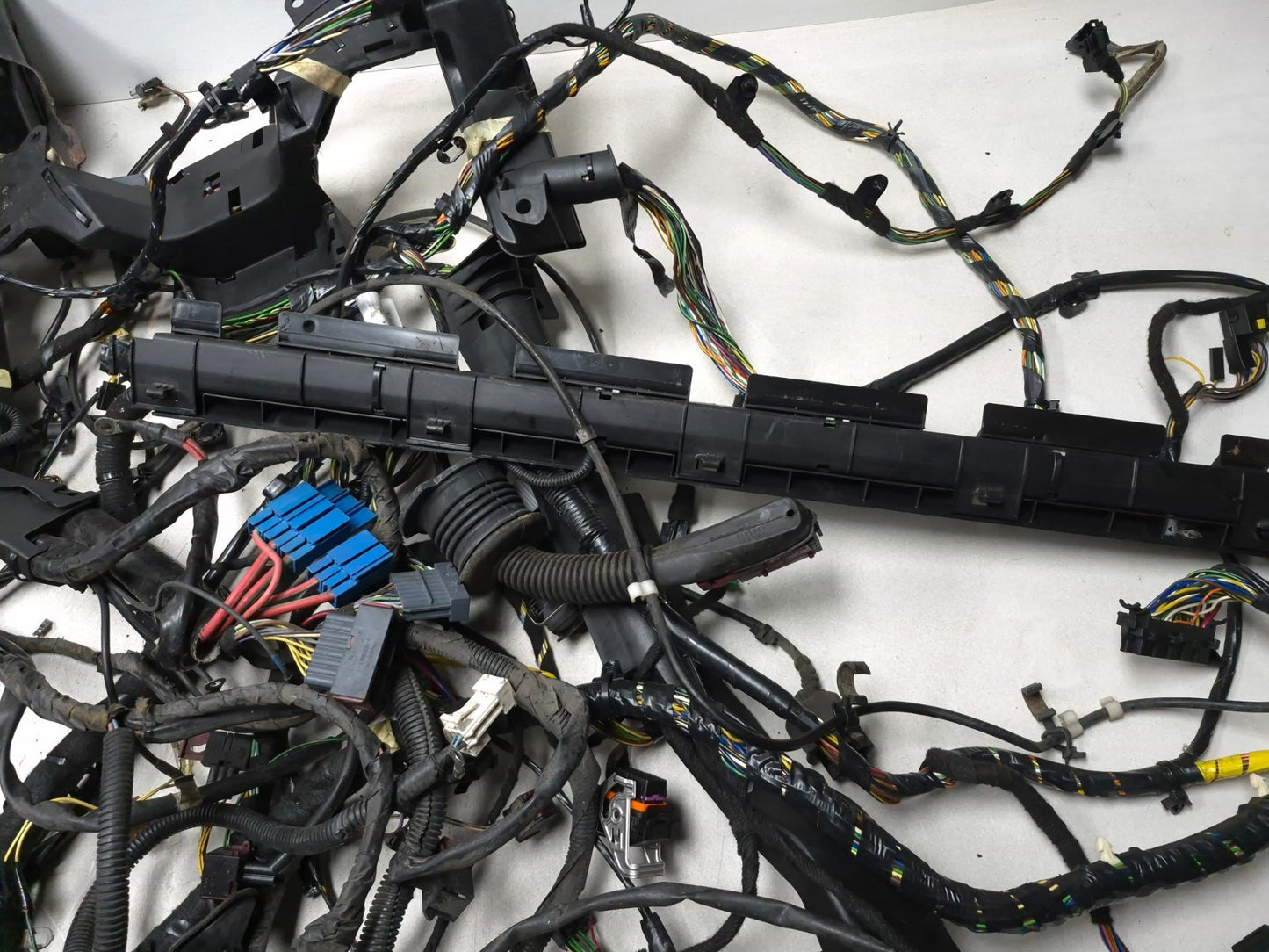 2007 Saab 9-5 Aero Main Dashboard Interior Wiring Harness W/ Fuse Box OEM