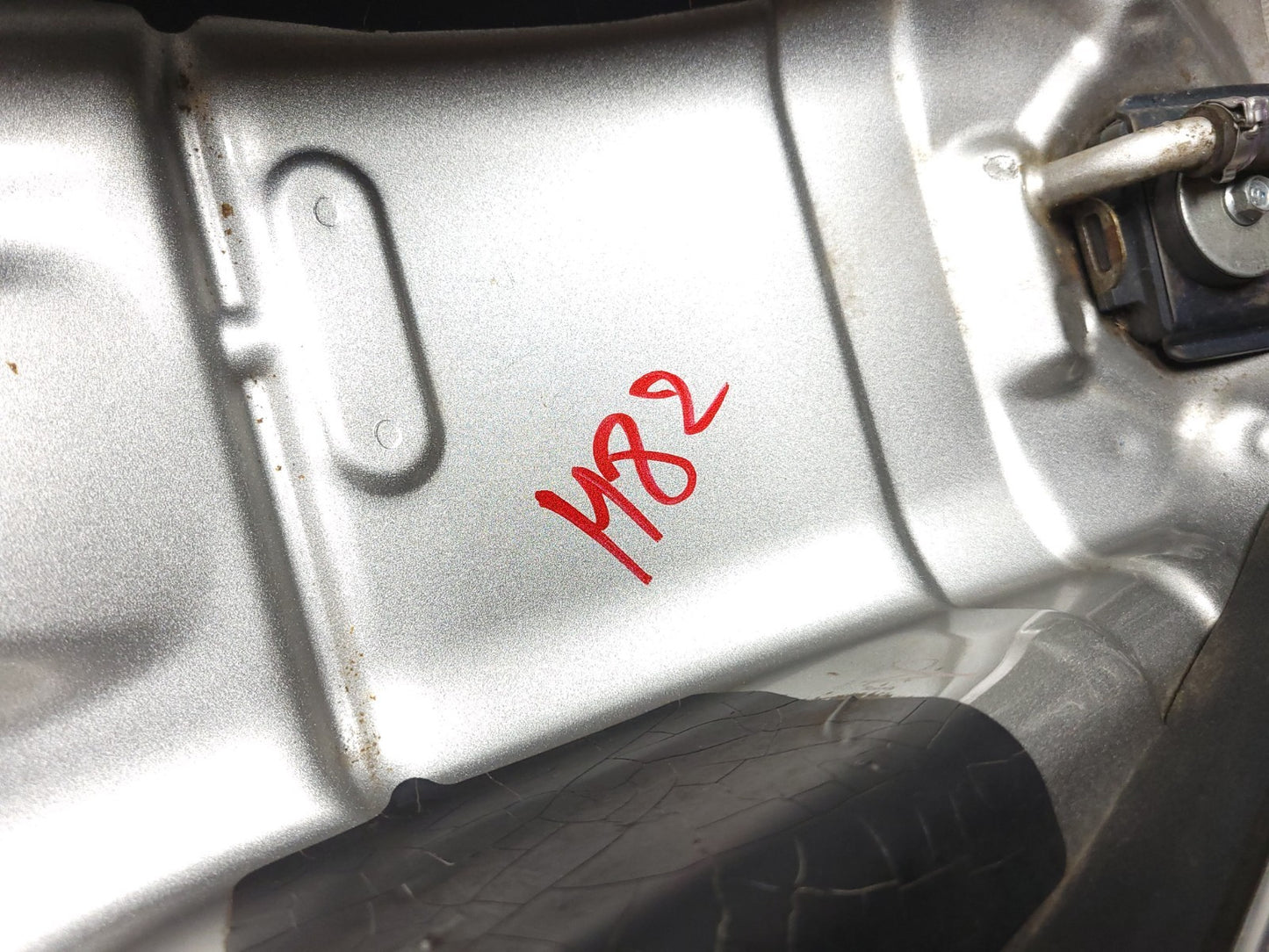 2007 Yamaha Xvs 1300 V-star Fuel Tank Has Damage OEM