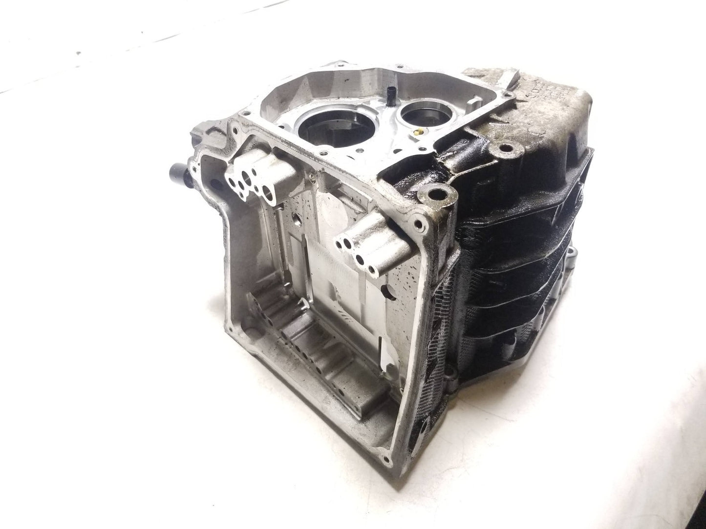 2012 Volkswagen GTI Automatic Transmission Rear Case Housing 02e301103j OEM