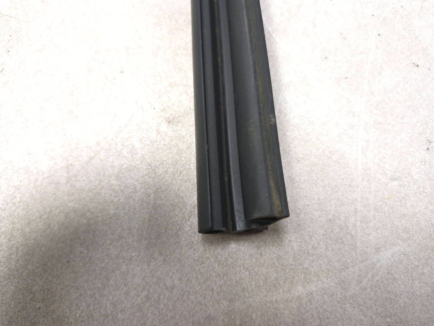 2008 Lincoln Navigator Body Weatherstrip Seal Left & Right OEM