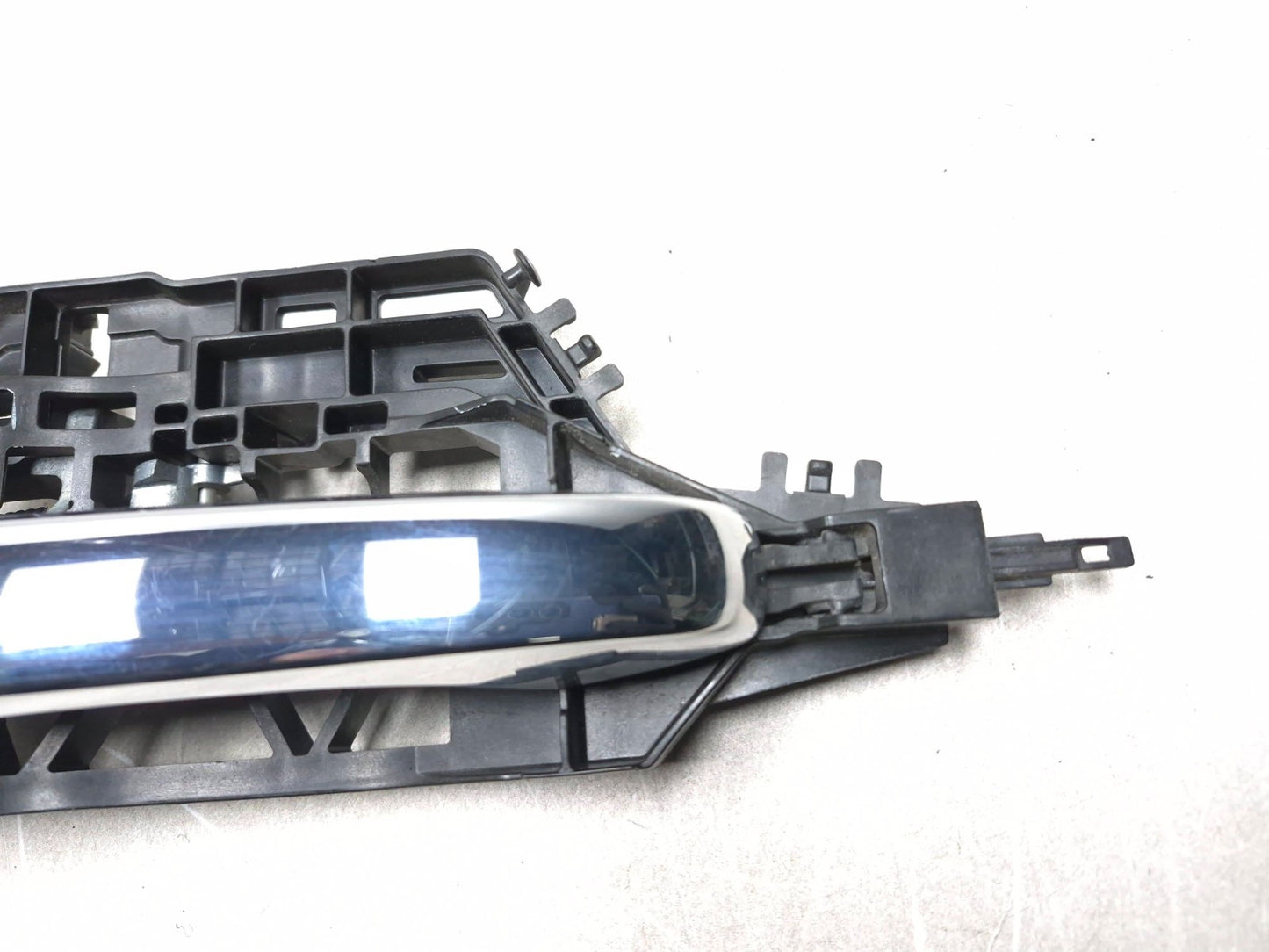 2018 Chrysler 300 Limited AWD Rear Driver Side Exterior Door Handle OEM