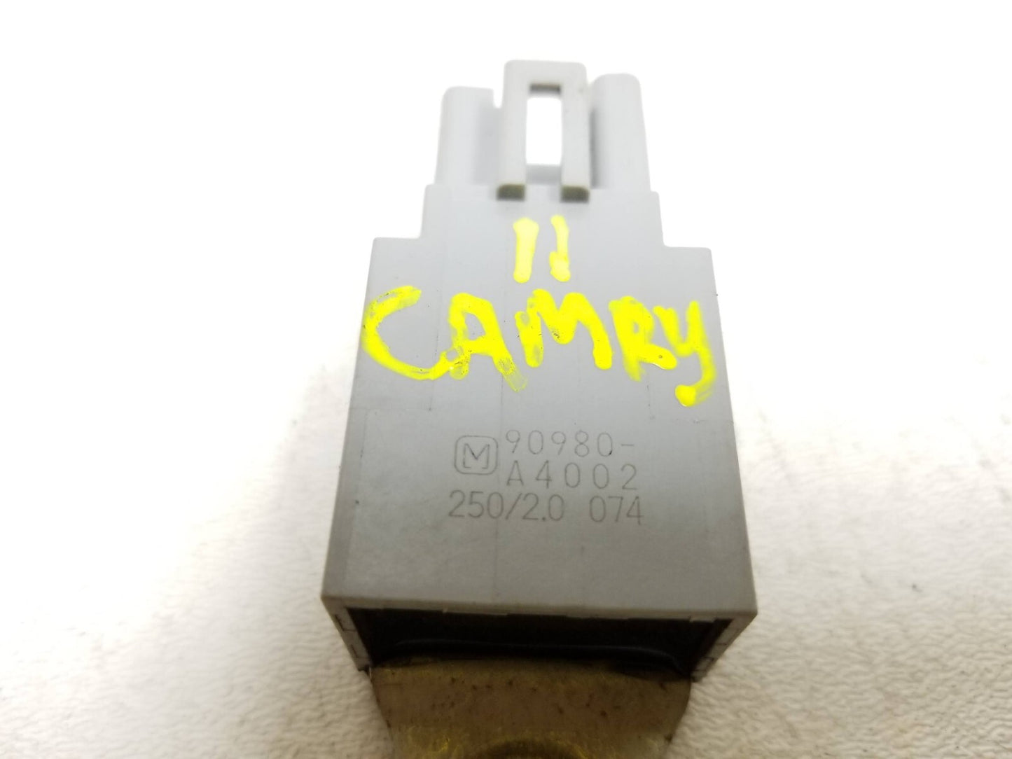 2007 - 2011 Toyota Camry Radio Receiver Relay 90980-a4002 250/2.0  OEM