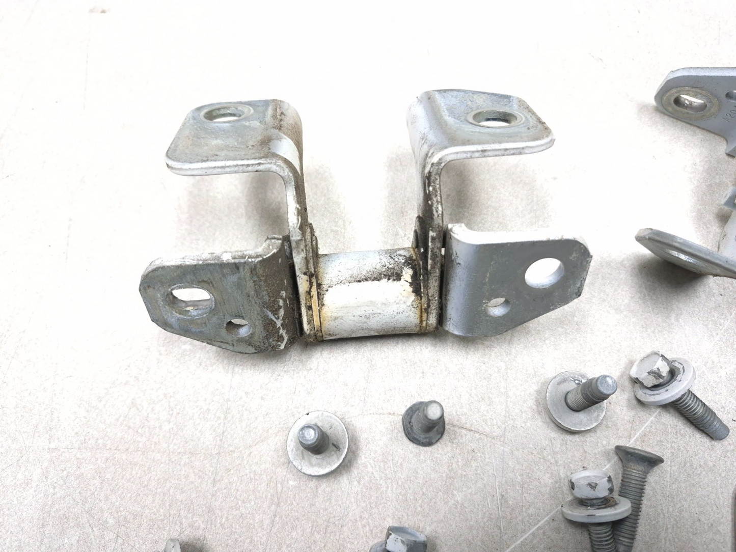 2018 Chrysler 300 Limited AWD Door Hinge Front & Rear Passenger Side Right OEM