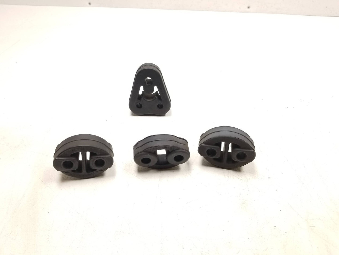 2020 Hyundai Venue Exhaust Pipe Insulator Hanger 4pcs OEM