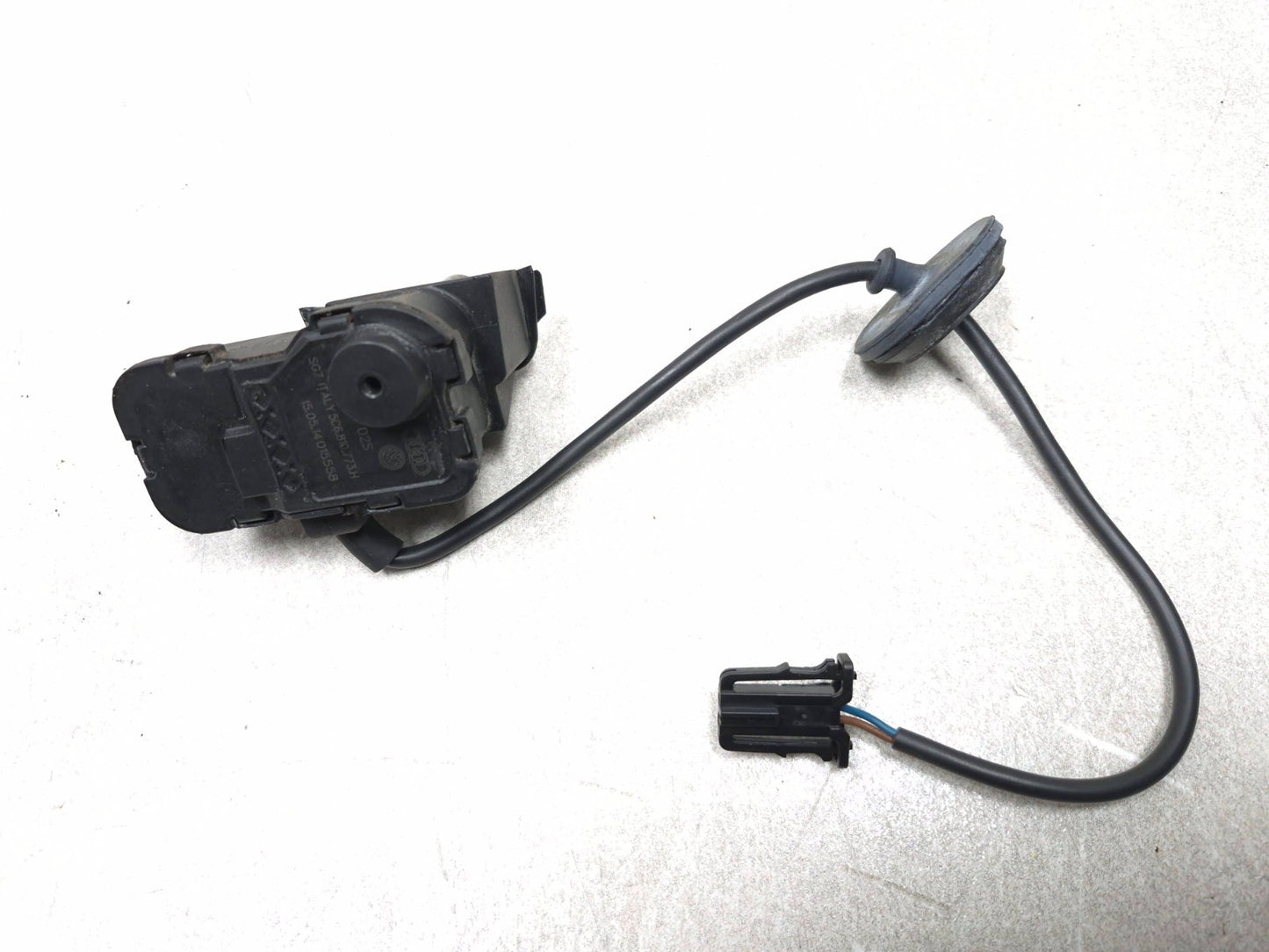 2015 Volkswagen Golf Fuel Tank Door Lock Actuator OEM