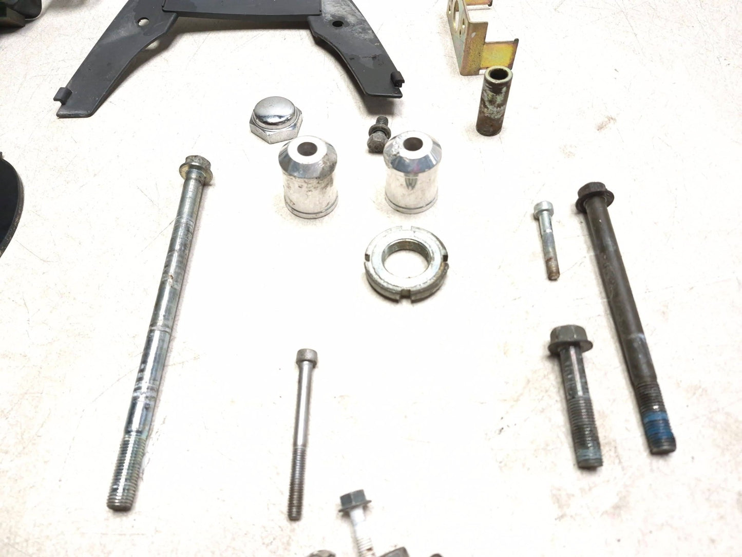 2006 Suzuki Katana Gsx600f Misc Bolt & Hardware Bracket OEM
