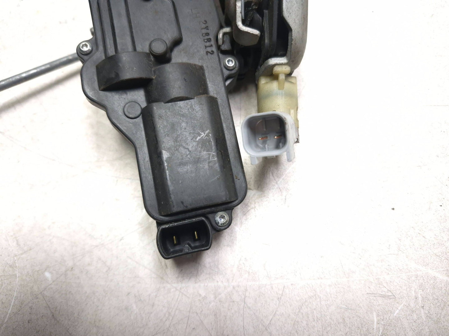2008 Lincoln Navigator Rear Door Lock Latch Actuator Driver Side Left  OEM
