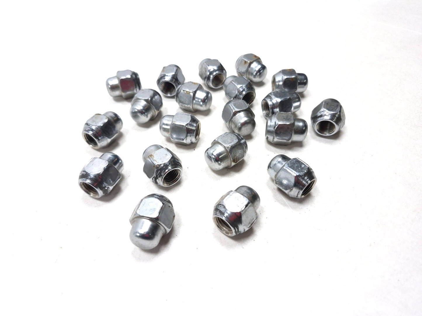 2013 Hyundai Genesis Coupe Wheel Lug Nut OEM