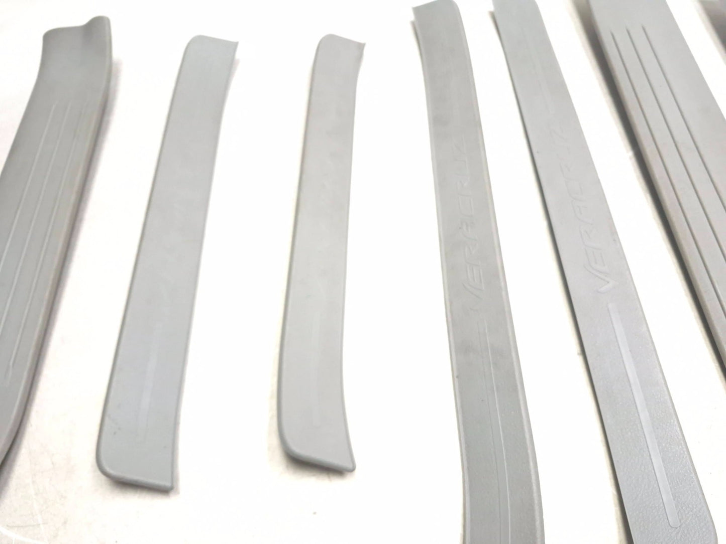 2011 Hyundai Veracruz Door Sill Scuff Plate Trim 8pcs OEM