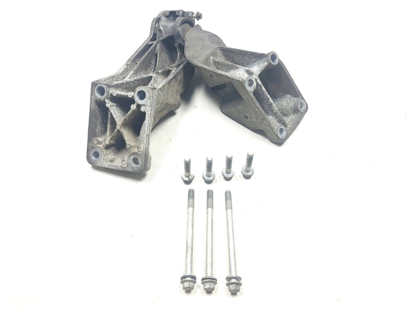2007 Range Rover 4.2l Engine Motor Mount Bracket Left & Right Pair OEM