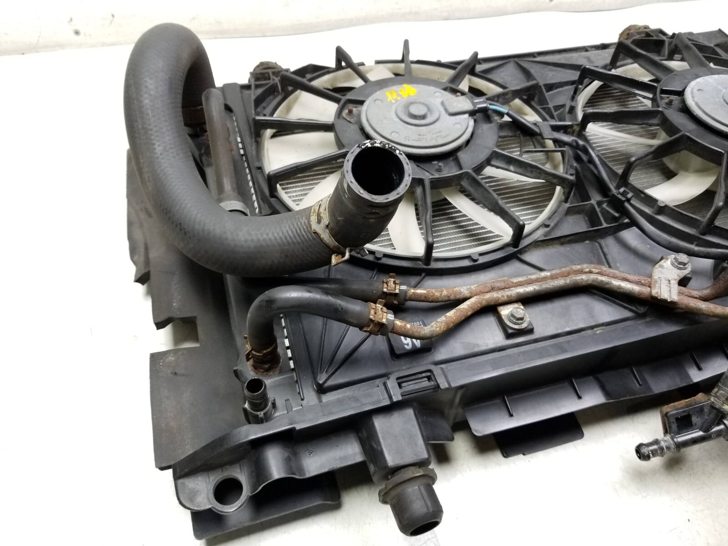 2011 Scion Xb Engine Radiator W/ Dual Cooling Fan Assy OEM